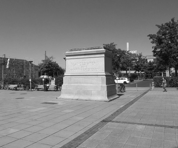 As nossas obras: Monumento Göttinger Sieben | Granito Amarelo Vila Real
