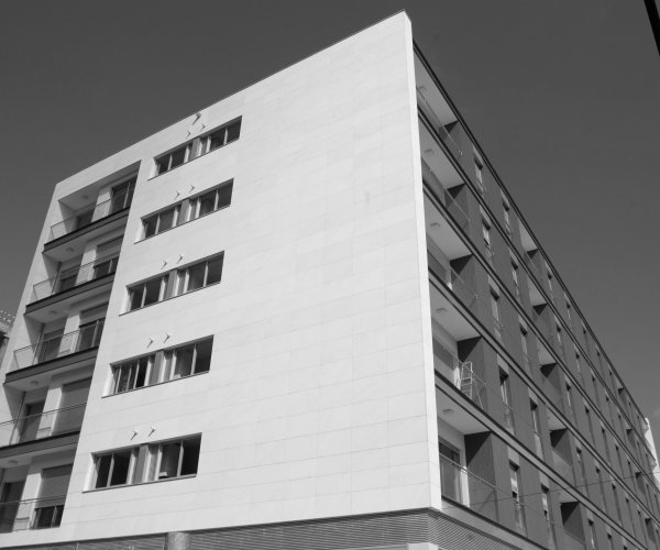 As nossas obras: Imodávila | Granito Branco Micaela, Mármore Branco Macedónia
