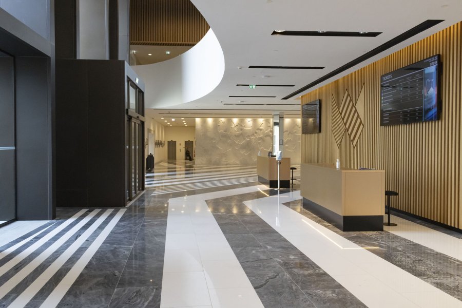 Natural rock of great beauty and refinement, available in different colors and textures, much sought after for its exclusivity both in architecture and decoration.
