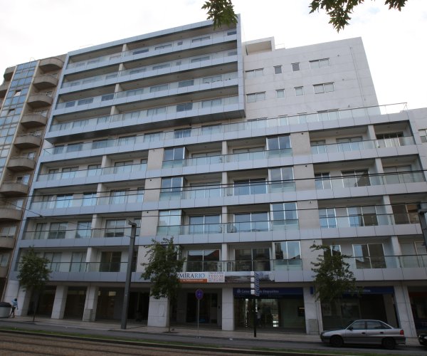 As nossas obras: Edifício MiraRio | Mármore Branco Macedónia,  