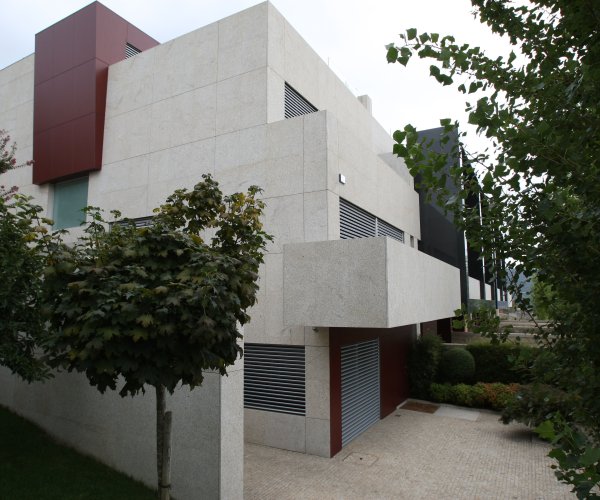 As nossas obras: Quinta da Cataloa | Granito Amarelo Vila Real, Granito Negro Angola