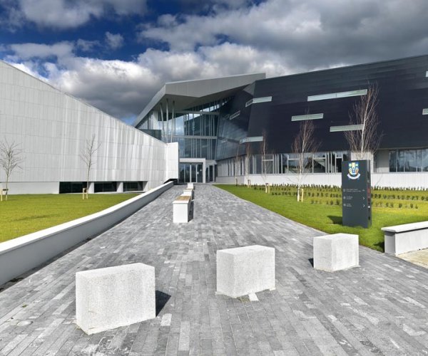 As nossas obras: County Offices | Granito Branco Micaela