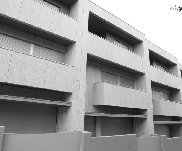 As nossas obras: Edifício Fernando Rocha | Granito Amarelo Vila Real