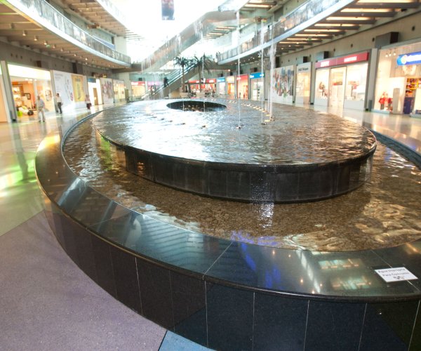 As nossas obras: Lago Decorativo Centro Comercial Alameda | Granito Negro Angola